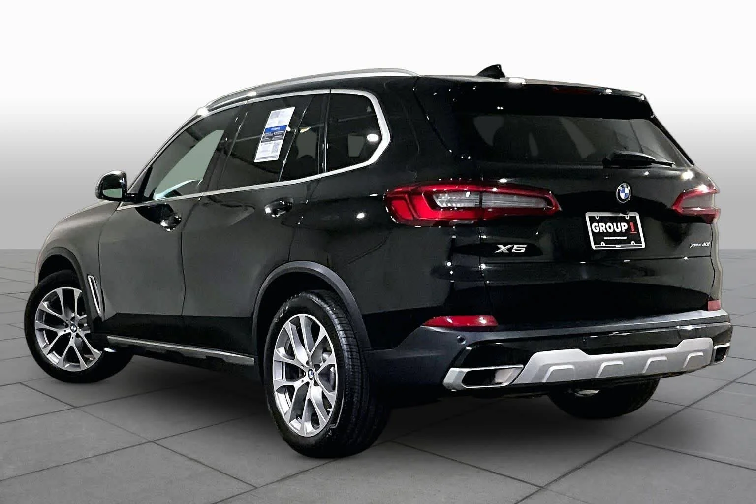 Certified Used 2019 Jet Black BMW xDrive40i image 21