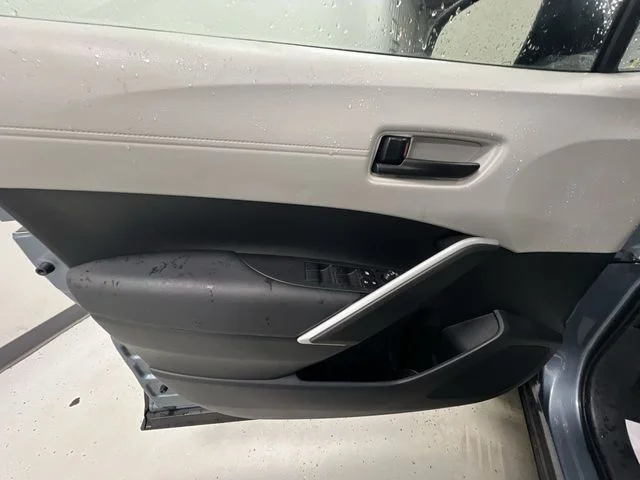 Used 2025  Toyota L image 22