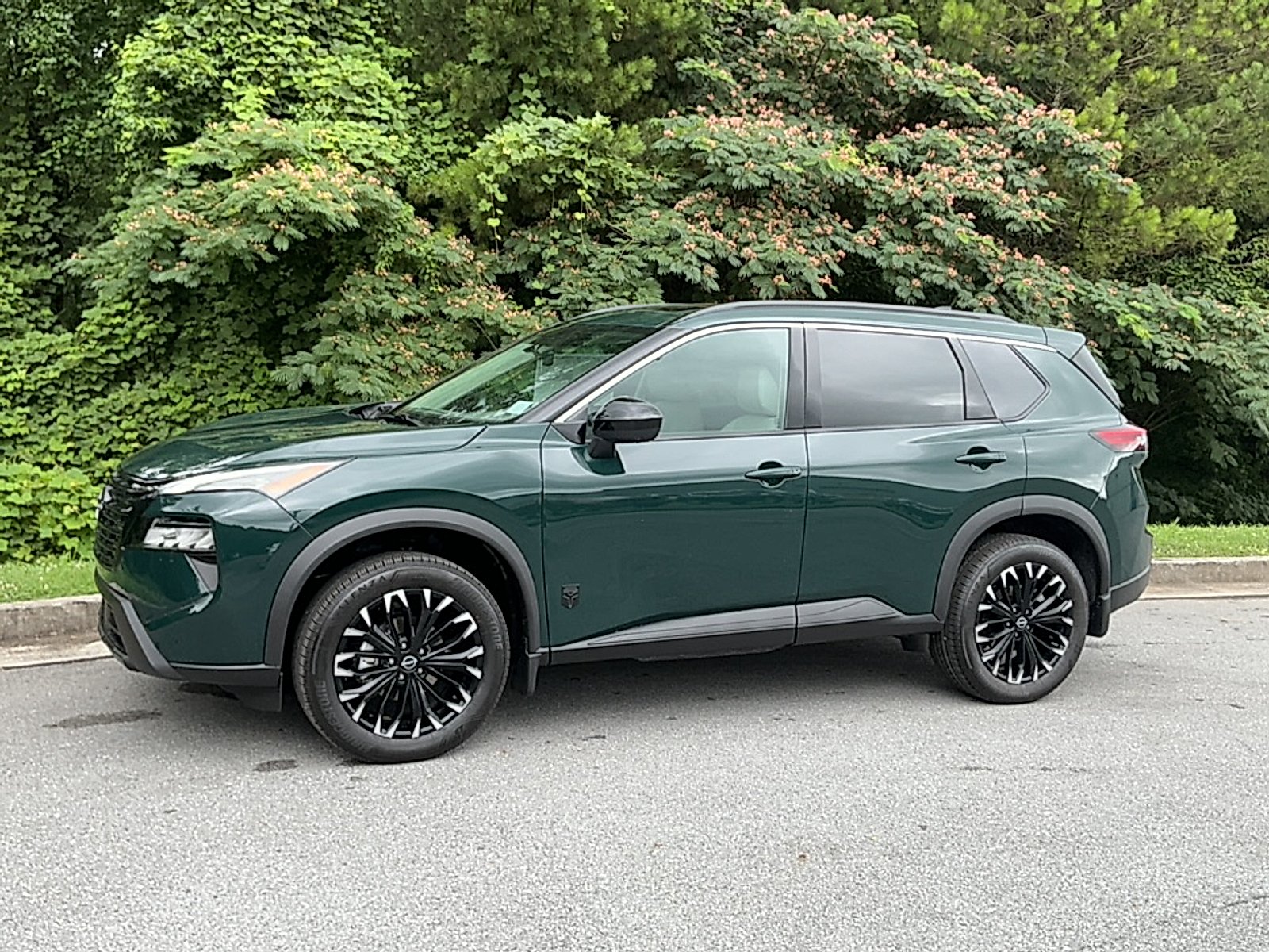 New 2026 Obsidian Green Nissan Dark Armor image 4