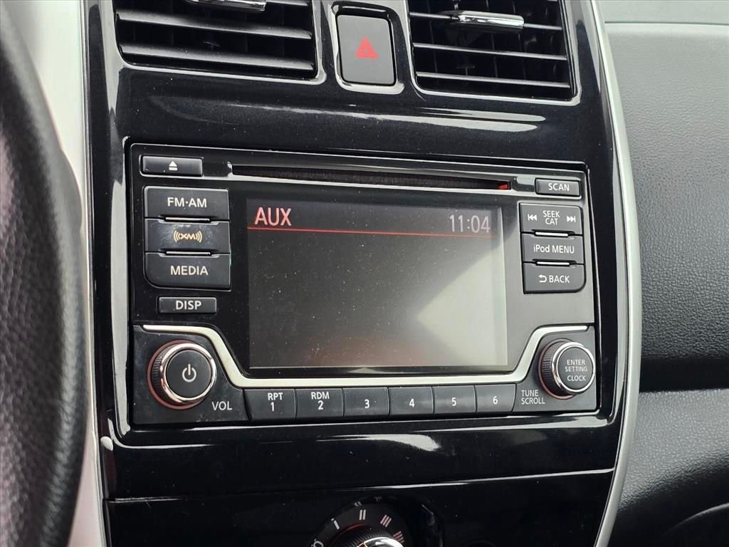 Used 2018 White Nissan 1.6 SV image 20