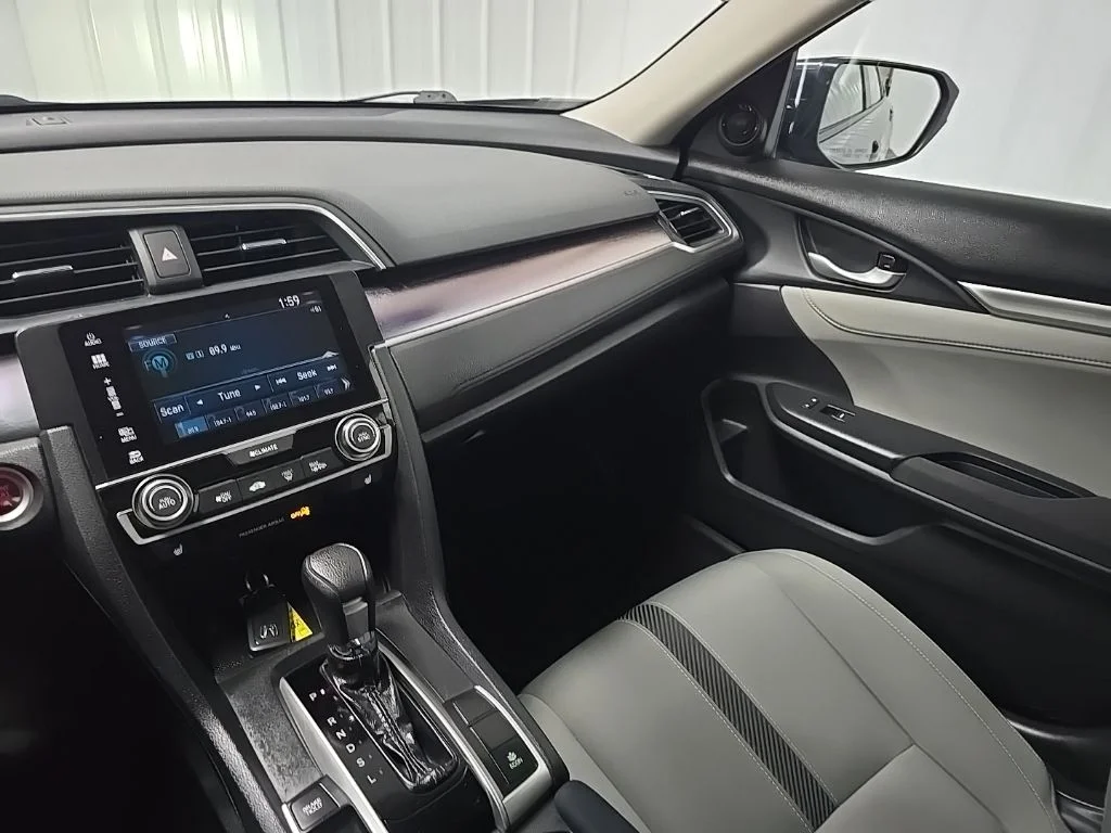 Used 2016  Honda EX-T image 26