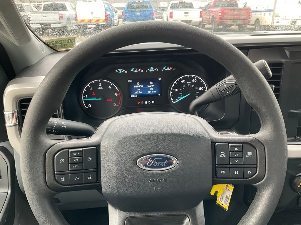 2024 Ford F-350 Super Duty Chassis Cab XL - Photo 7