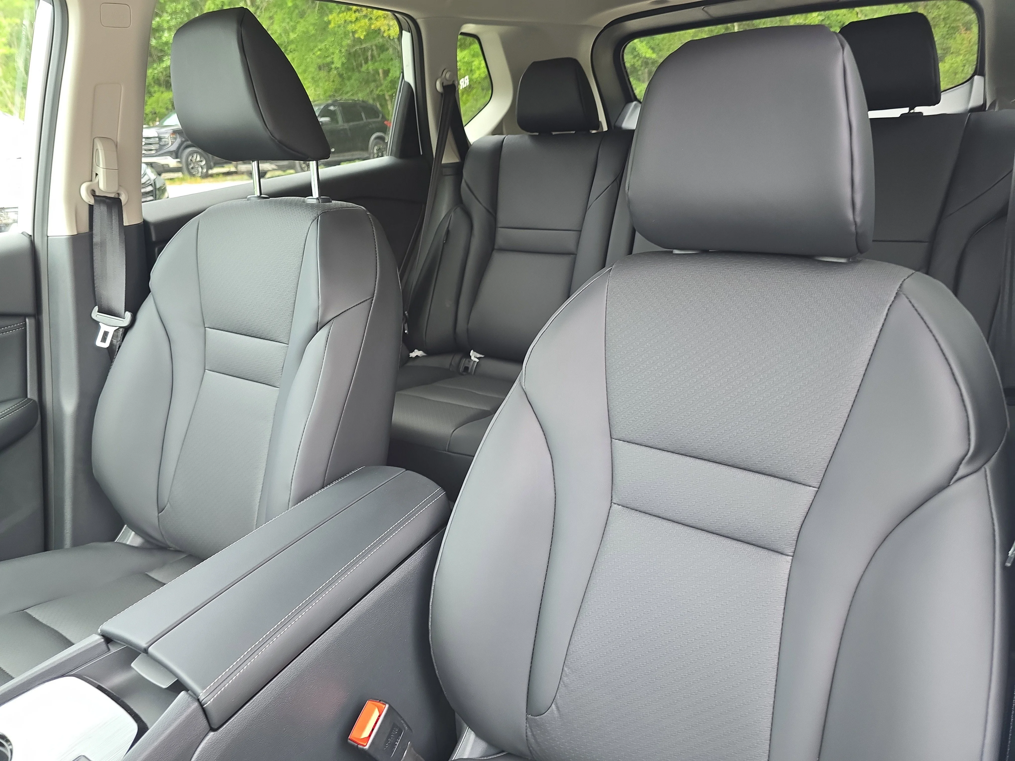 New 2026 Everest White Pearl TriCoat Nissan Dark Armor™ image 22