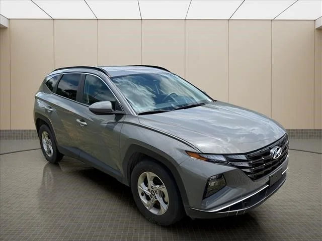 Used 2024 Gray Hyundai SEL image 8