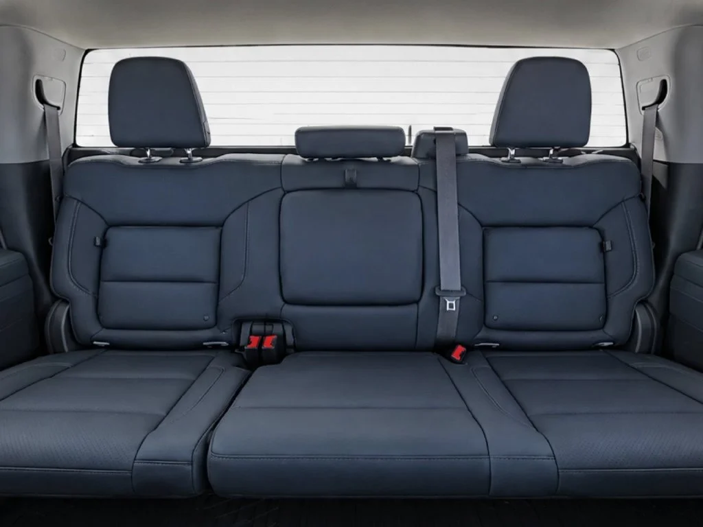 New 2026 White GMC Elevation image 28