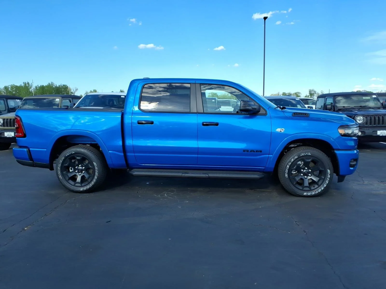 New 2026 Hydro Blue Pearl-Coat Exterior Paint RAM Big Horn/Lone Star image 16