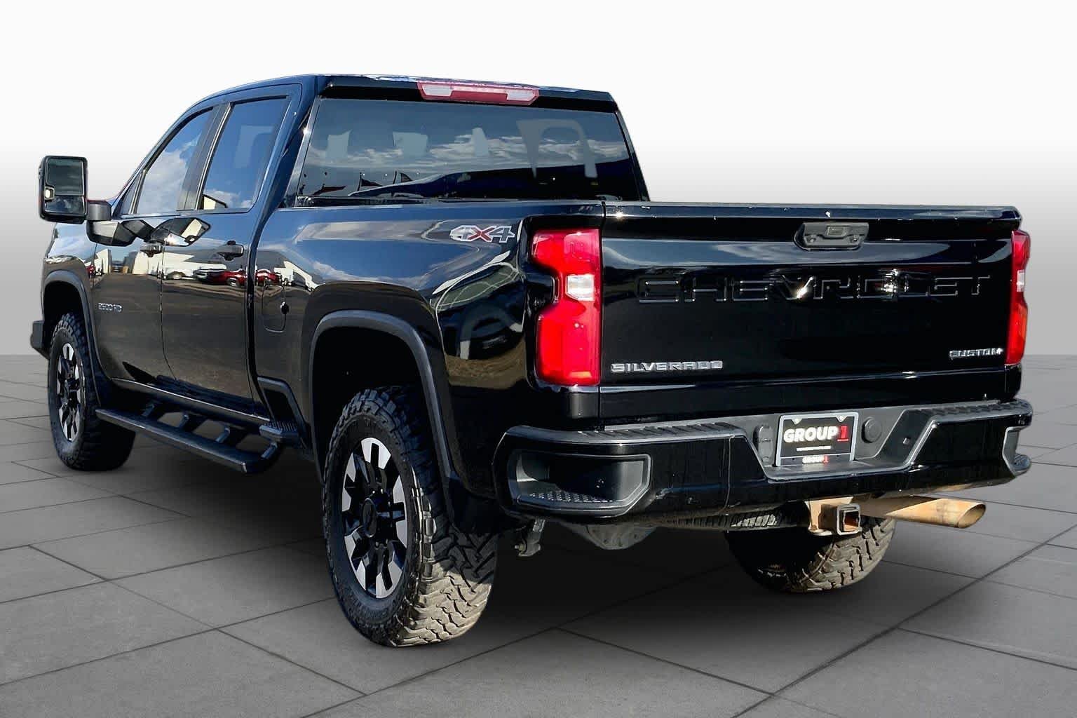 Used 2020 Black Chevrolet Custom image 12