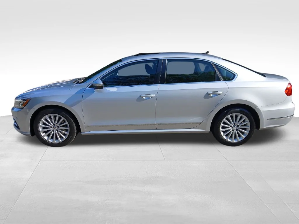 Used 2016 Silver Volkswagen 1.8T SE image 2