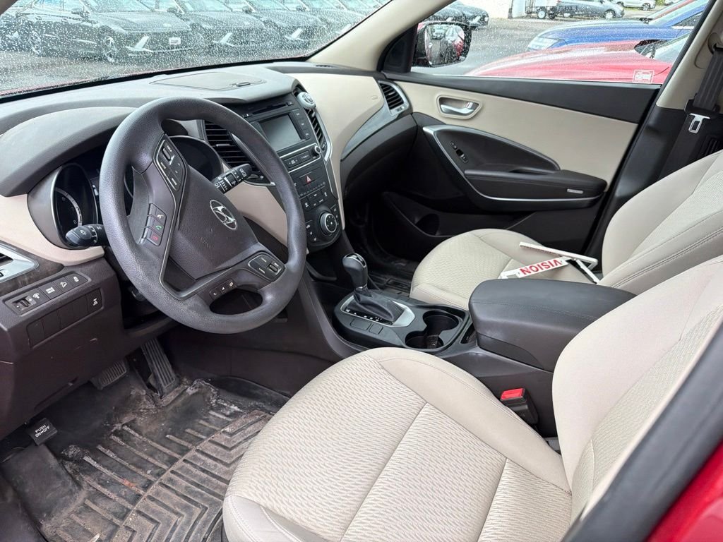 Used 2018 Red Hyundai 2.4 Base image 9