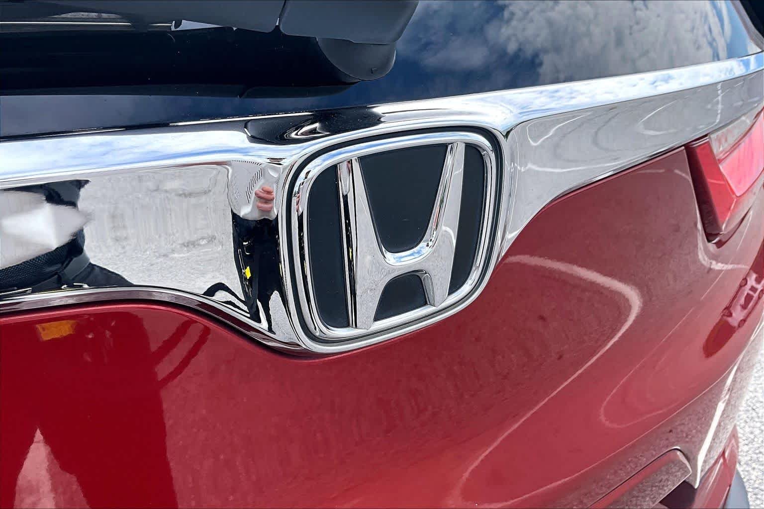Used 2018 Basque Red Pearl II Honda EX-L image 31