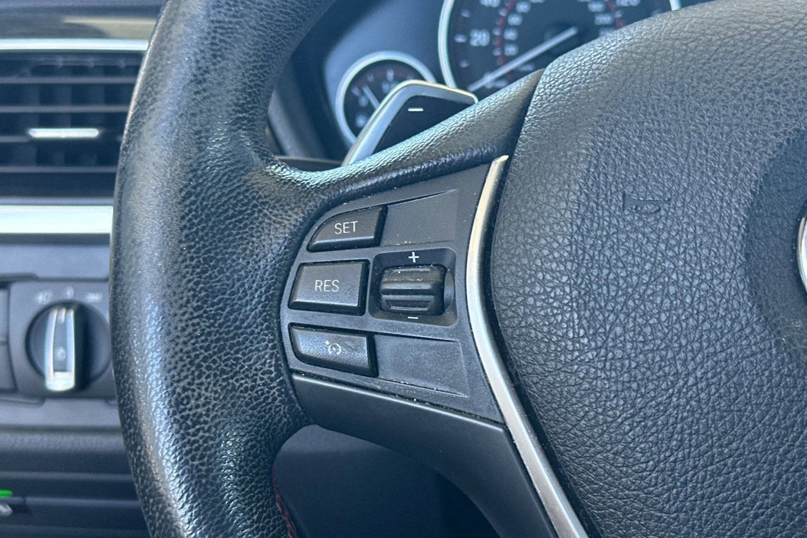 Used 2018 White BMW 330i image 28
