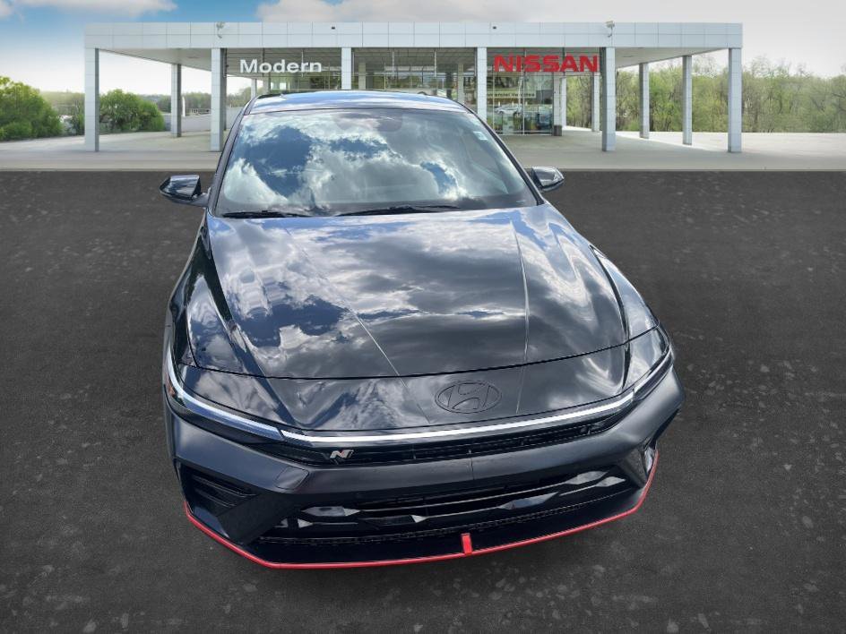Used 2025 Abyss Black Hyundai Base image 6