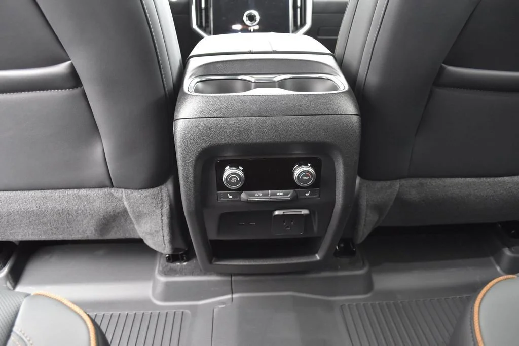 2026 GMC Acadia AT4 - Photo 31
