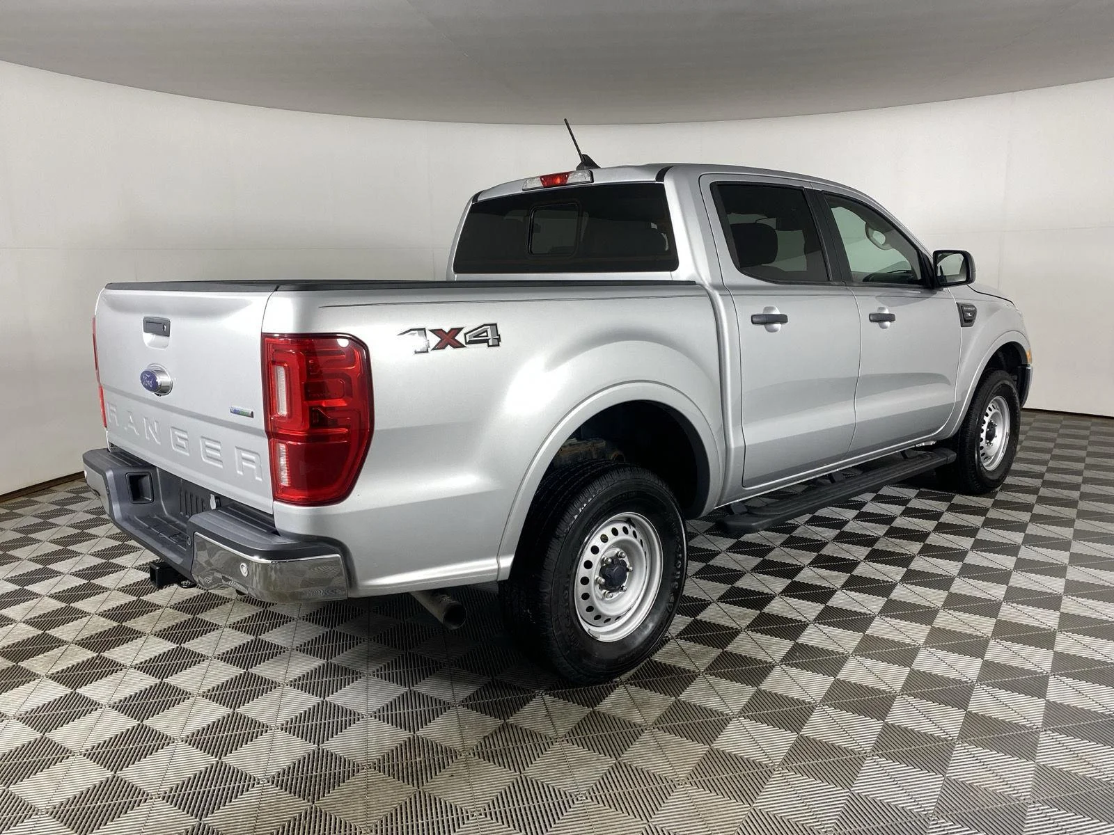 Used 2019 Ingot Silver Ford XL image 10