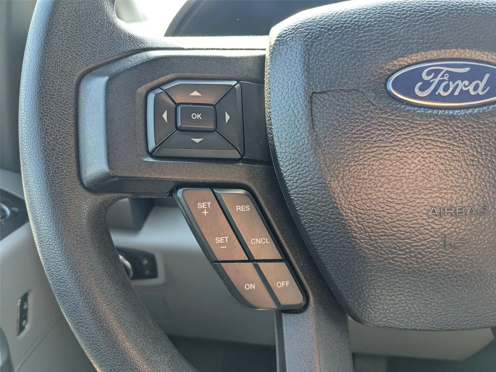 Used 2018 Blue Jeans Metallic Ford XLT image 19