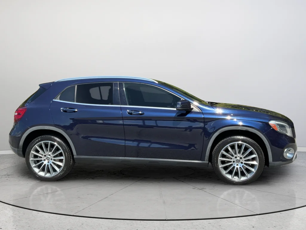 Used 2019 Blue Mercedes-Benz GLA 250 image 9