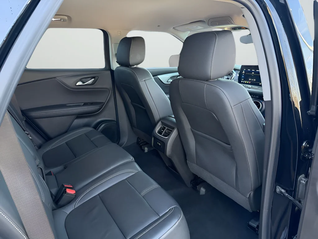 Used 2024 Black Chevrolet LT image 27