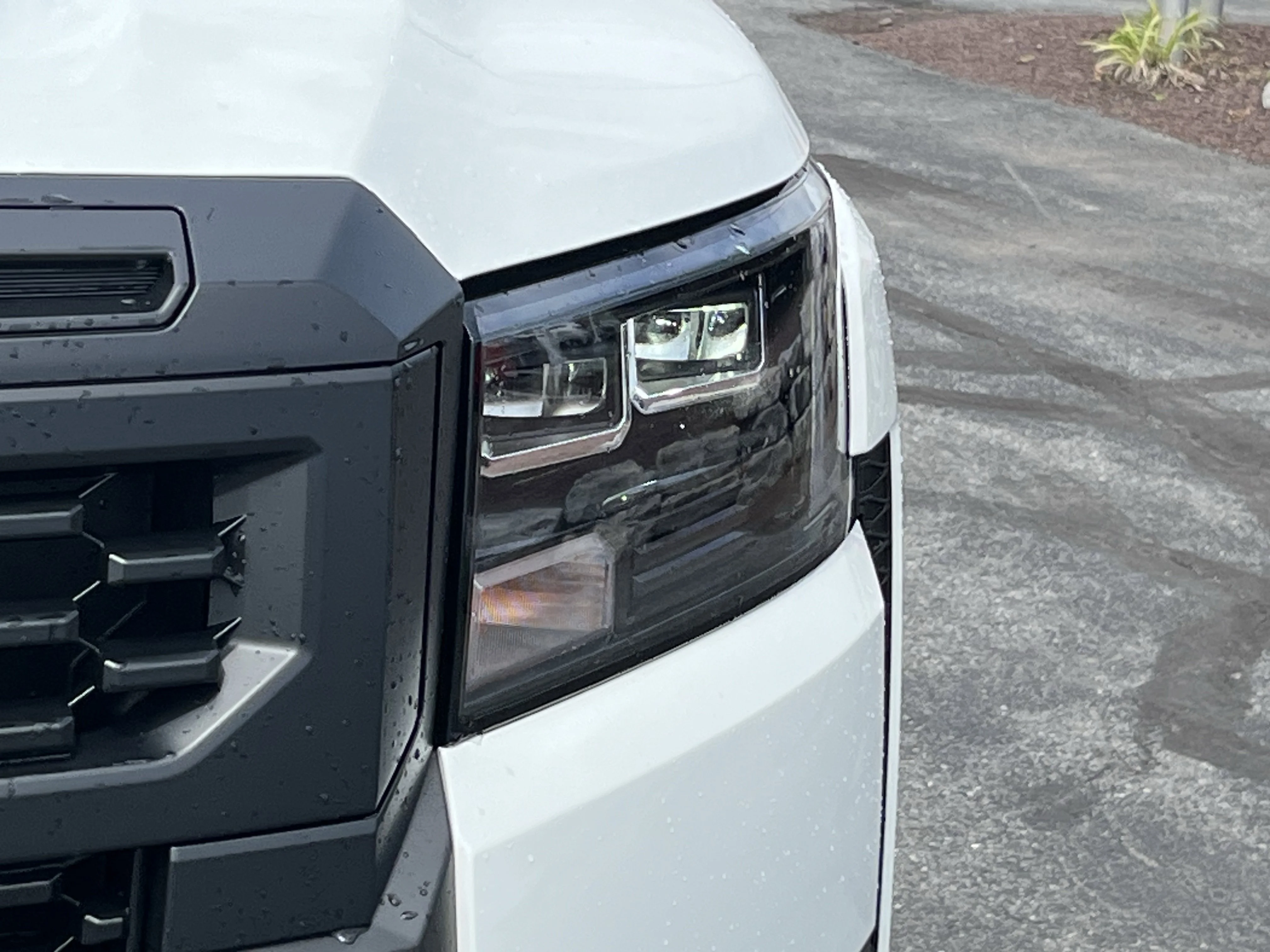 New 2026 Glacier White Nissan Crew Cab S image 12
