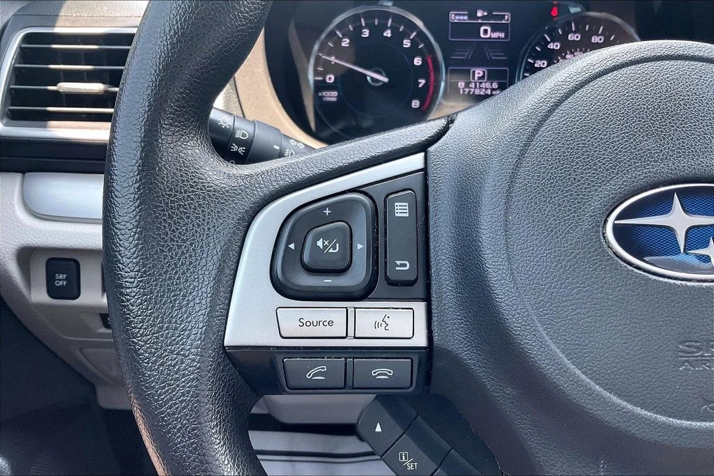 Used 2018 Blue Subaru 2.5i Premium image 17