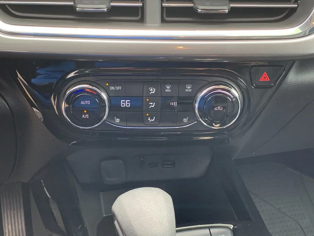 Used 2024 White Chevrolet ACTIV image 25