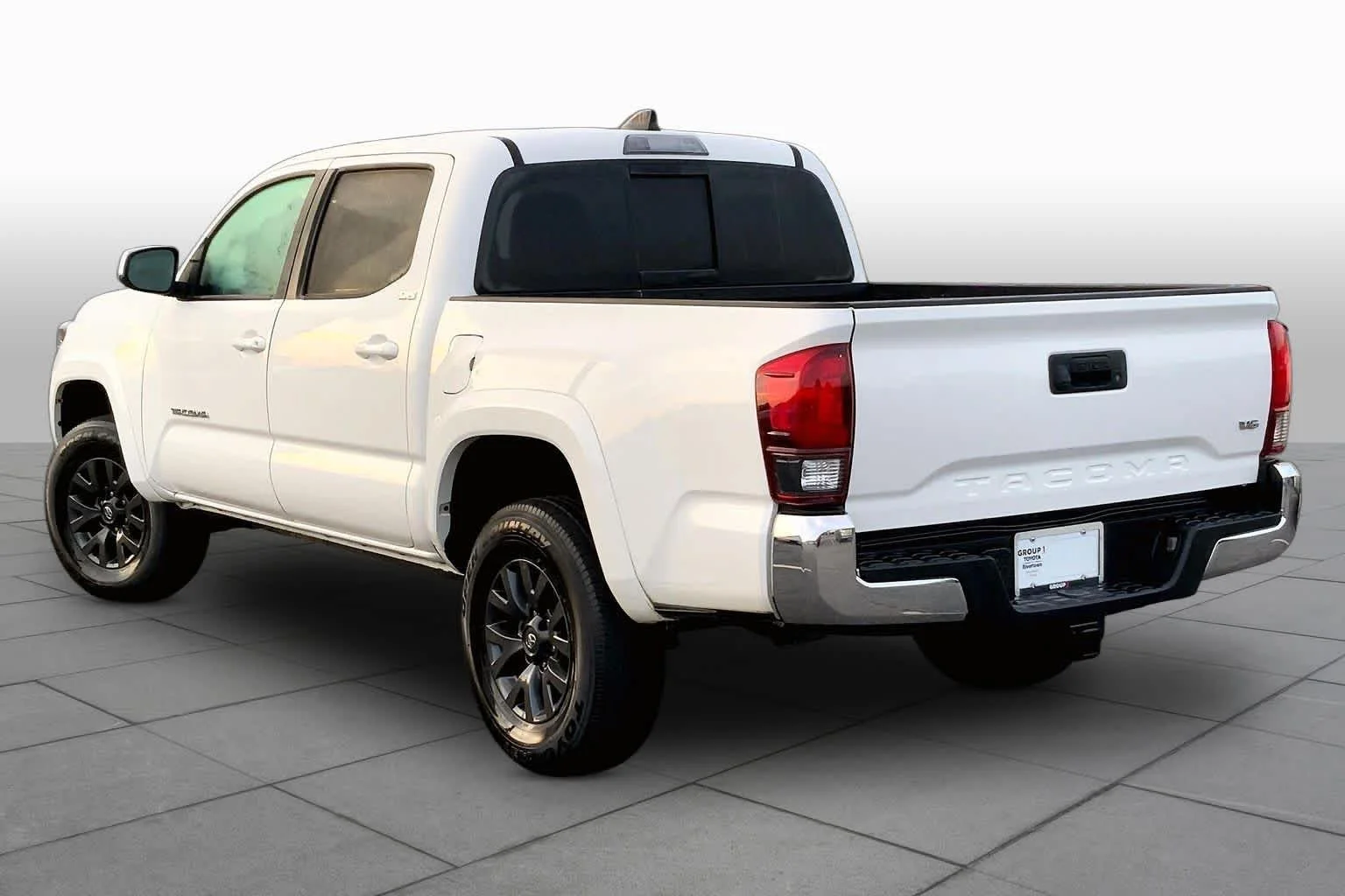 Used 2023 Ice Cap Toyota SR5 image 12