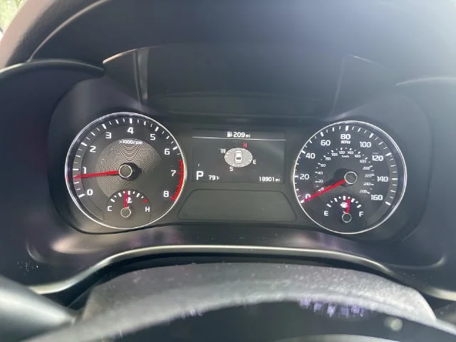 Used 2019 Red Kia EX image 18