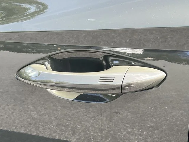 Used 2025 Green Hyundai SEL image 42