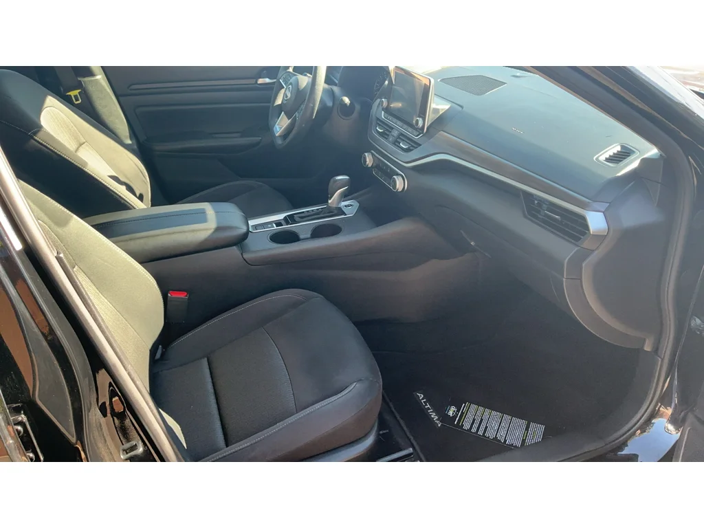 Used 2025 Super Black Nissan SV image 12