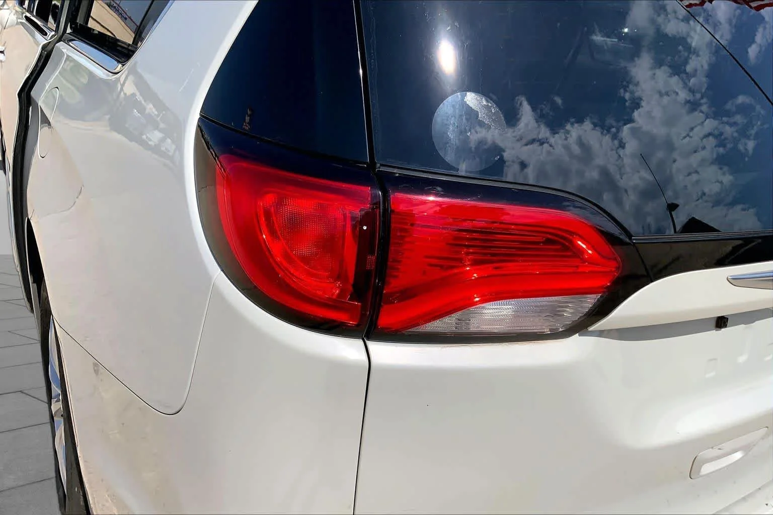 Used 2017 Tusk White Chrysler Touring-L image 25