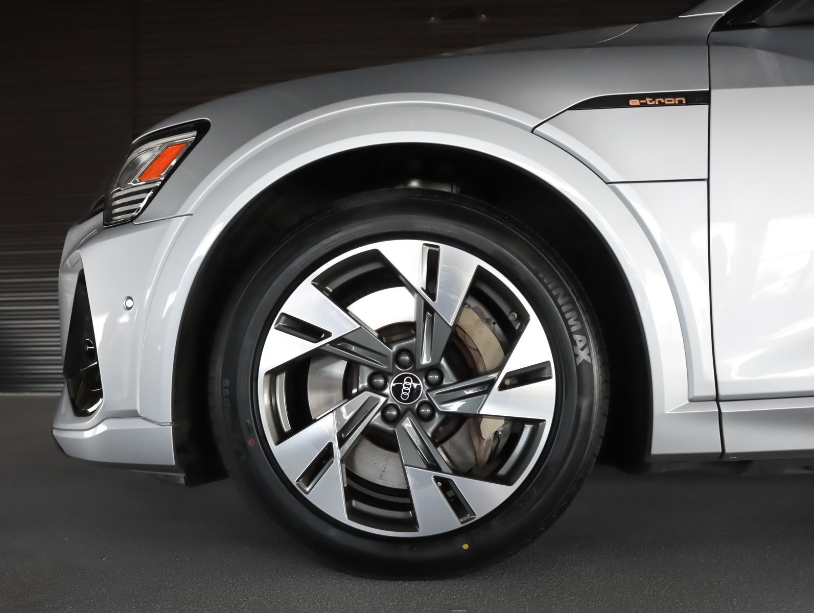 Used 2023 Florett Silver Metallic Audi S line Premium image 5