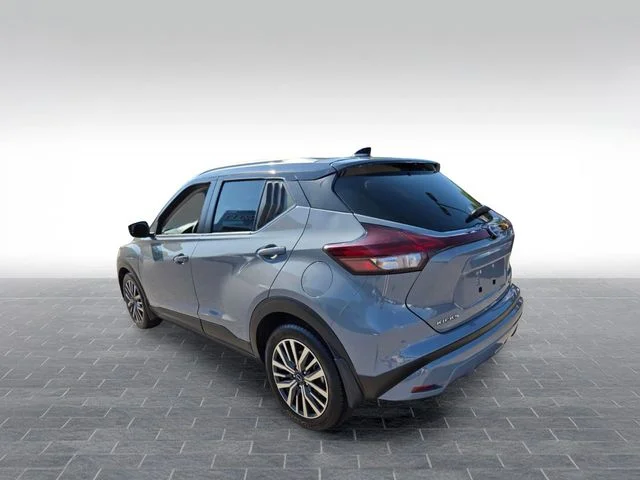 Used 2024 Gray Nissan SV image 6
