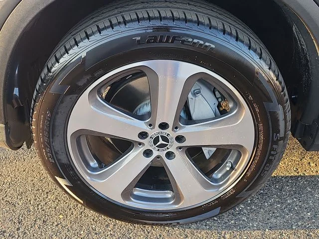 Used 2022 Gray Mercedes-Benz GLC 300 image 30