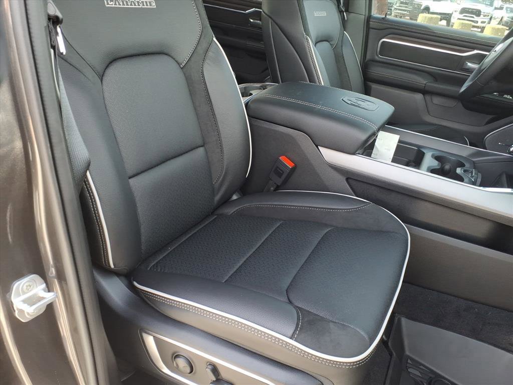 New 2026 Granite Crystal Metallic Clear-Coat Exterior Paint RAM Laramie image 7