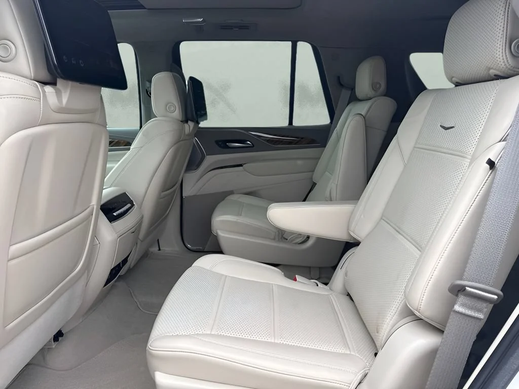 Used 2023 Crystal White Tricoat Cadillac Sport Platinum image 13