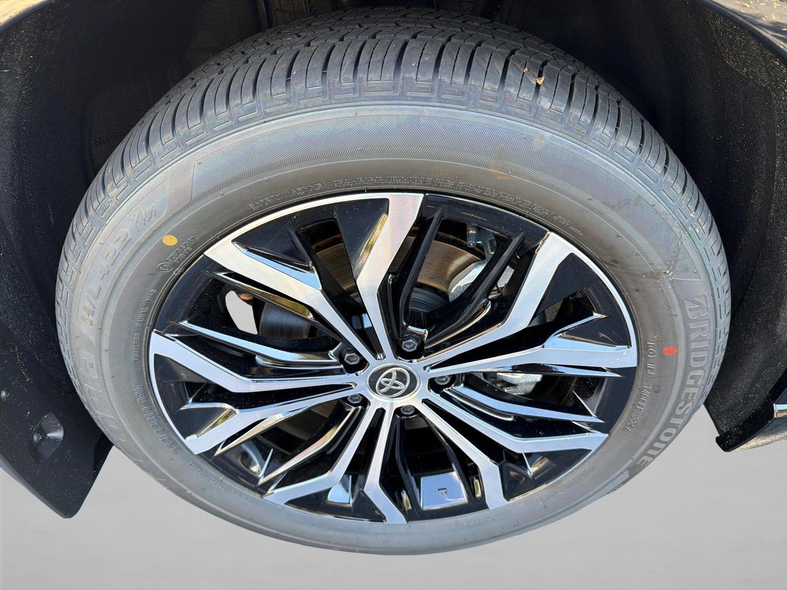 New 2026 Oxygen White Toyota XLE image 12