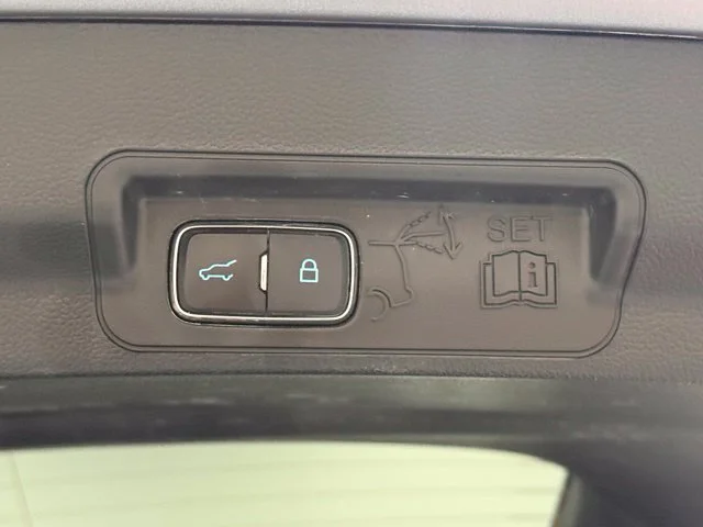 Used 2024 Silver Ford XLT image 31