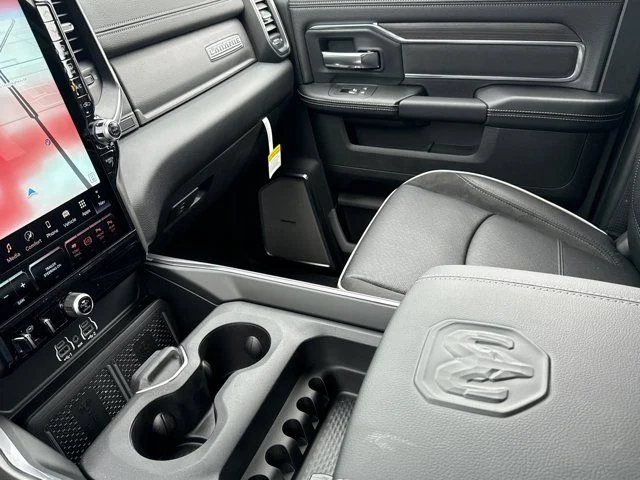 New 2026 Diamond Black Crystal Pearl-Coat Exterior Paint RAM Laramie image 22