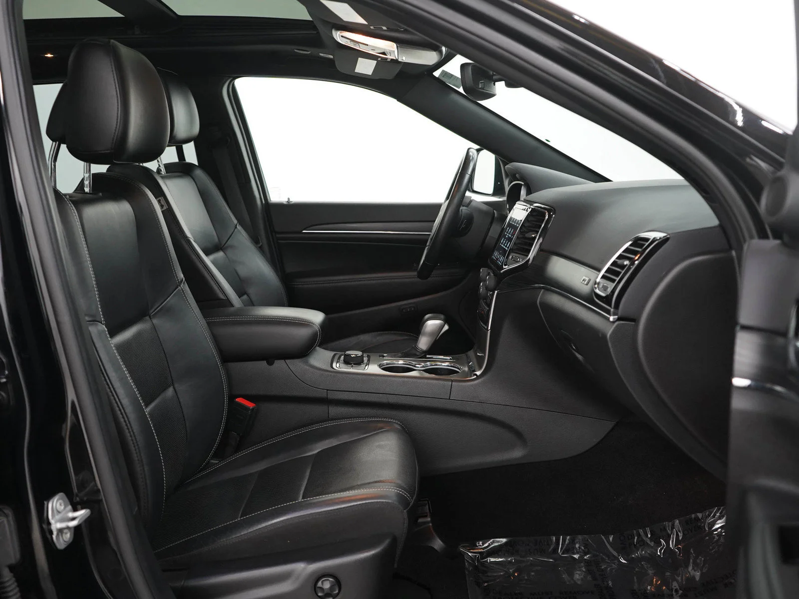 Used 2021 Diamond Black Crystal Pearlcoat Jeep Limited image 11