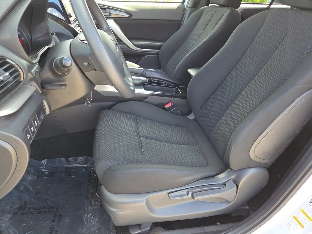 Used 2023 Diamond White Mitsubishi ES image 6