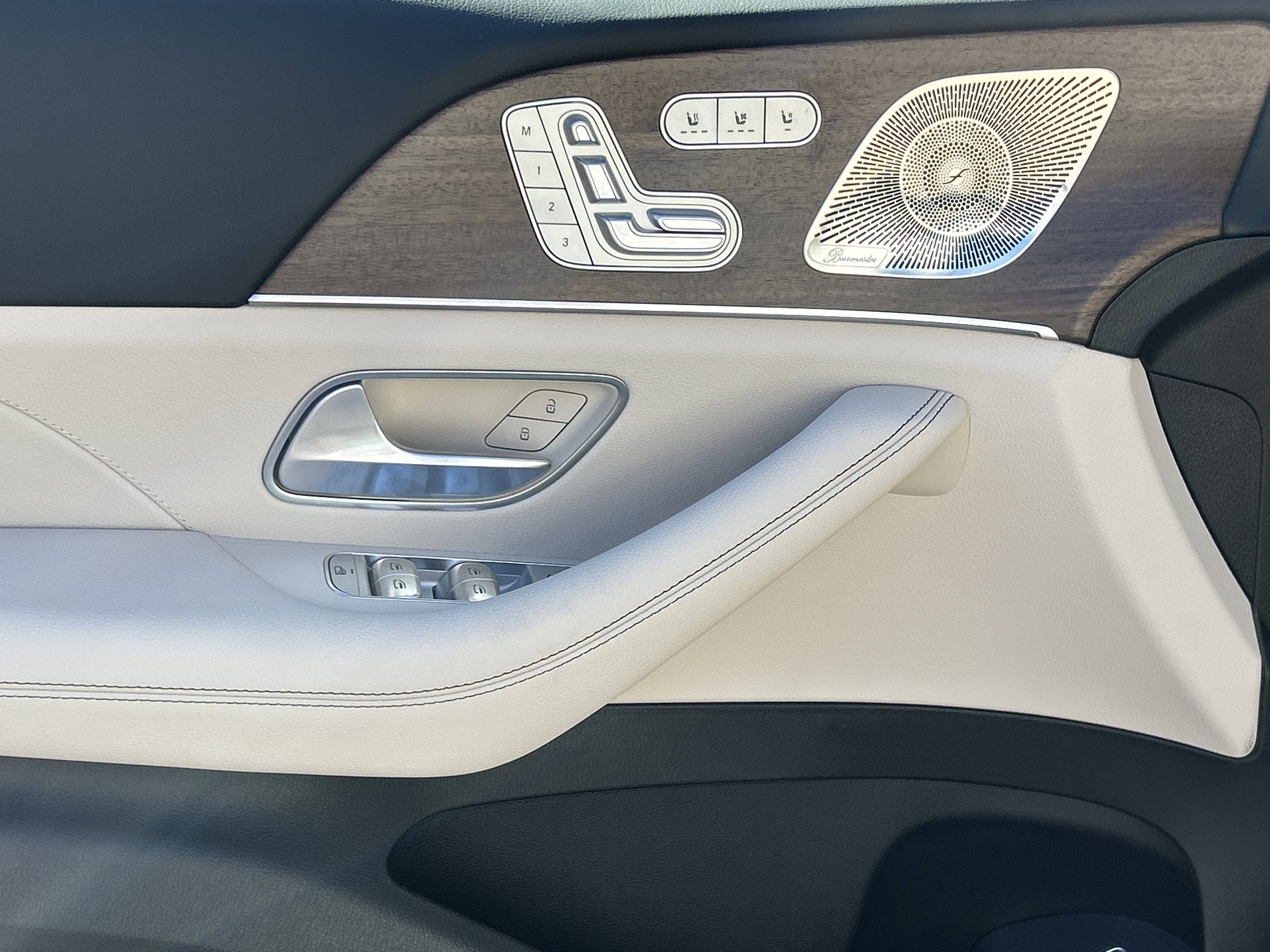 New 2026 Polar White Mercedes-Benz GLE 350 4MATIC® SUV image 16