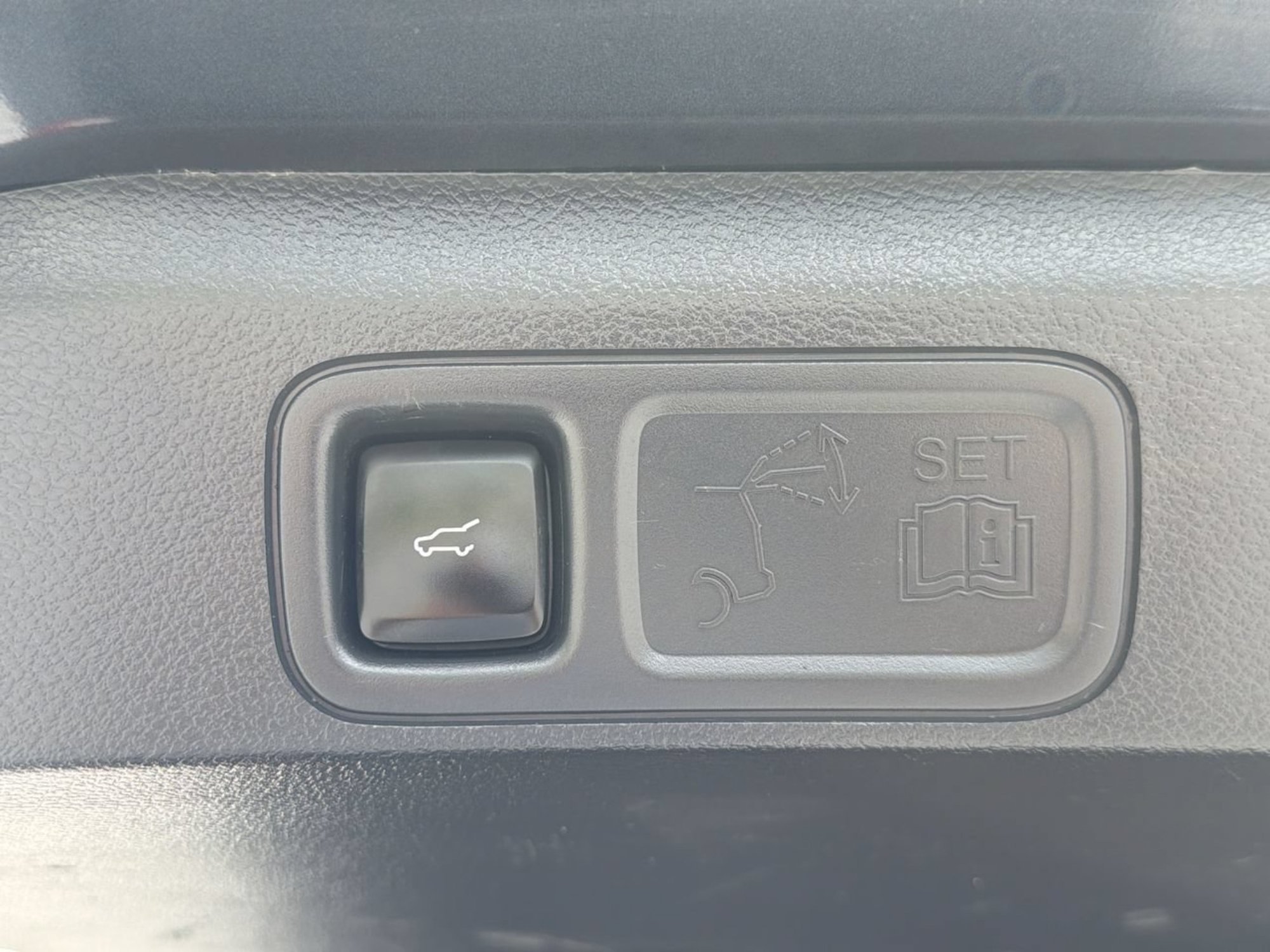 Used 2023 Blue Metallic Ford XLT image 7