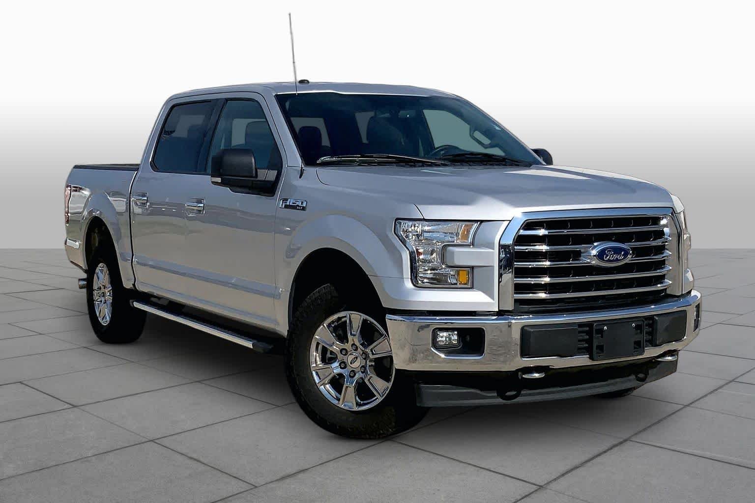 Used 2017 Ingot Silver Metallic Ford XLT image 3