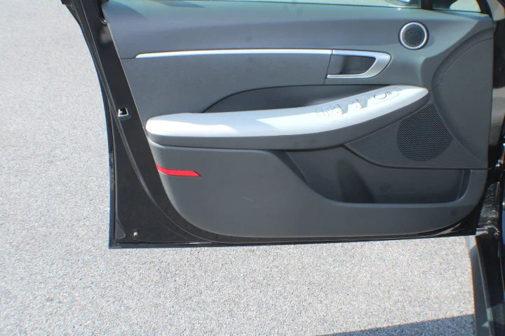 Used 2025 Carbon Blue Hyundai SE image 6