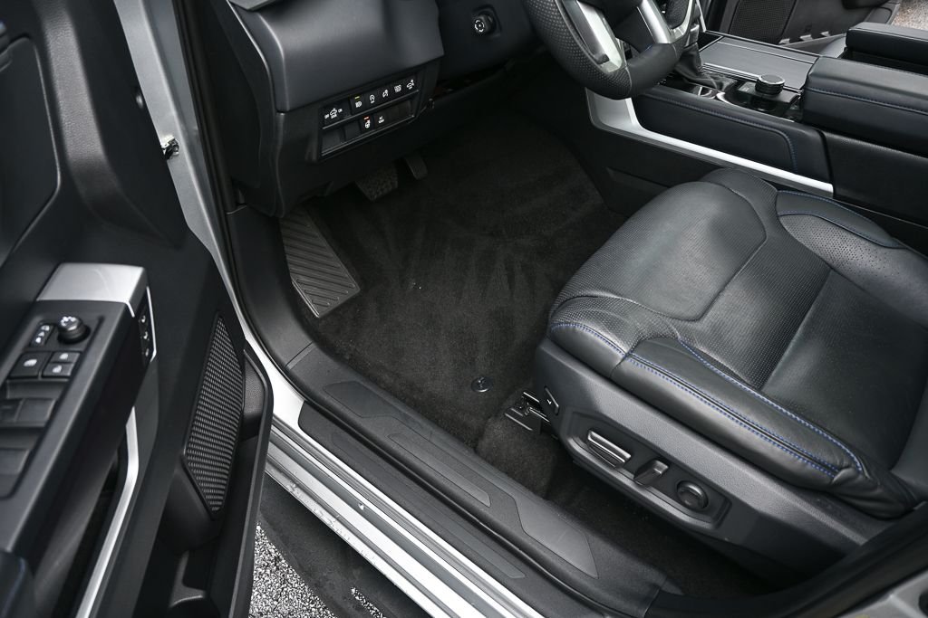 Used 2022 Silver Toyota Platinum image 7