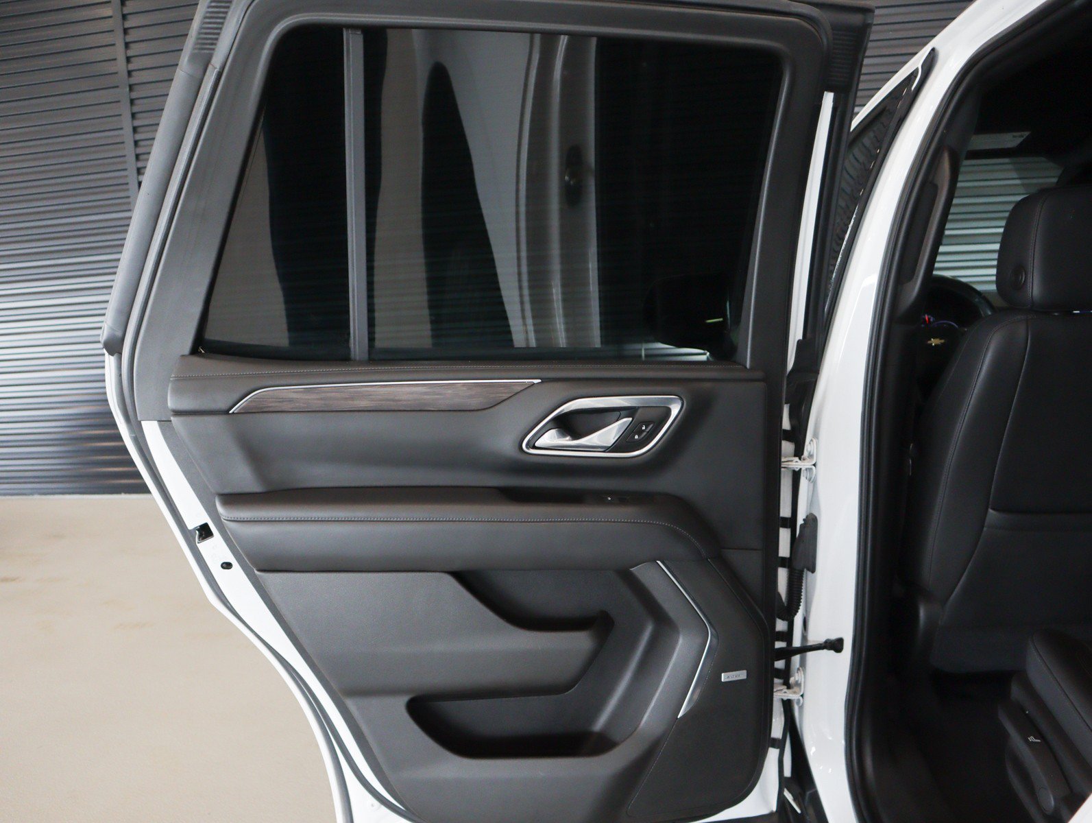 Used 2021 Summit White Chevrolet LT image 28