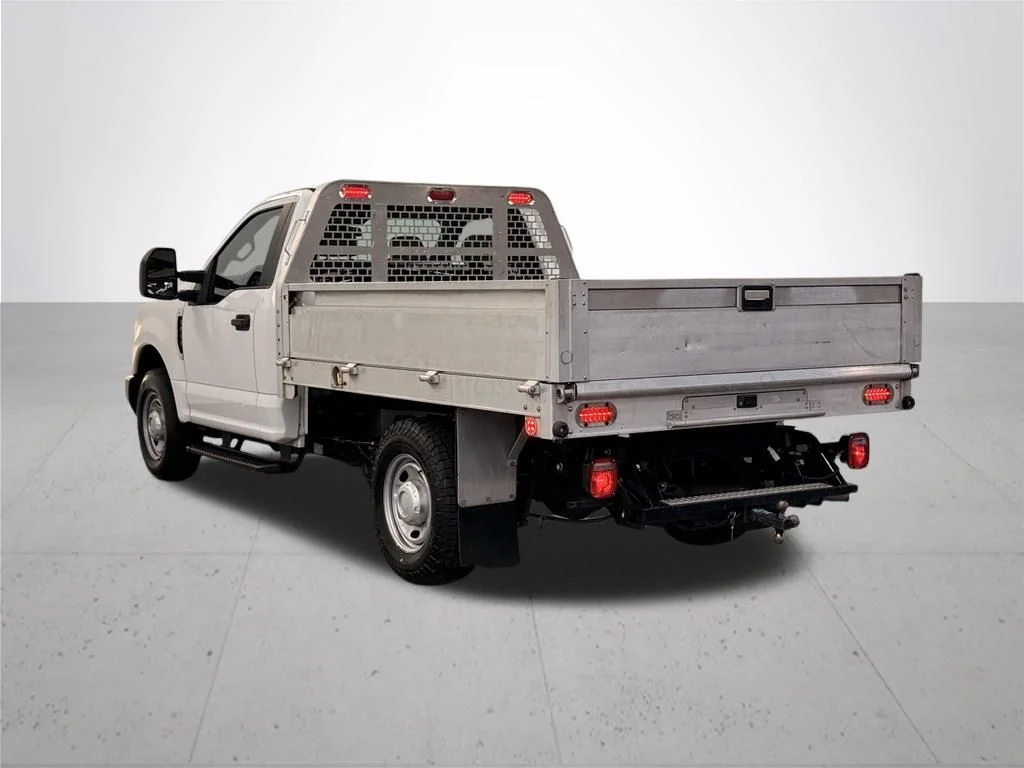 Used 2018 White Ford XL image 12