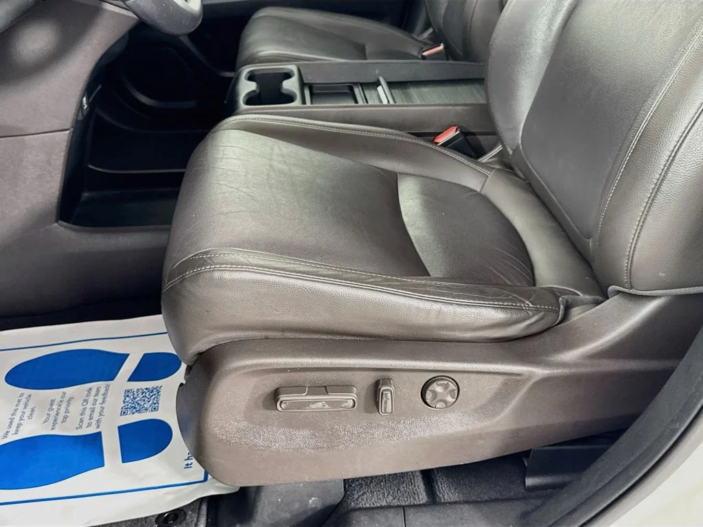 Certified Used 2018 White Honda EX-L image 25