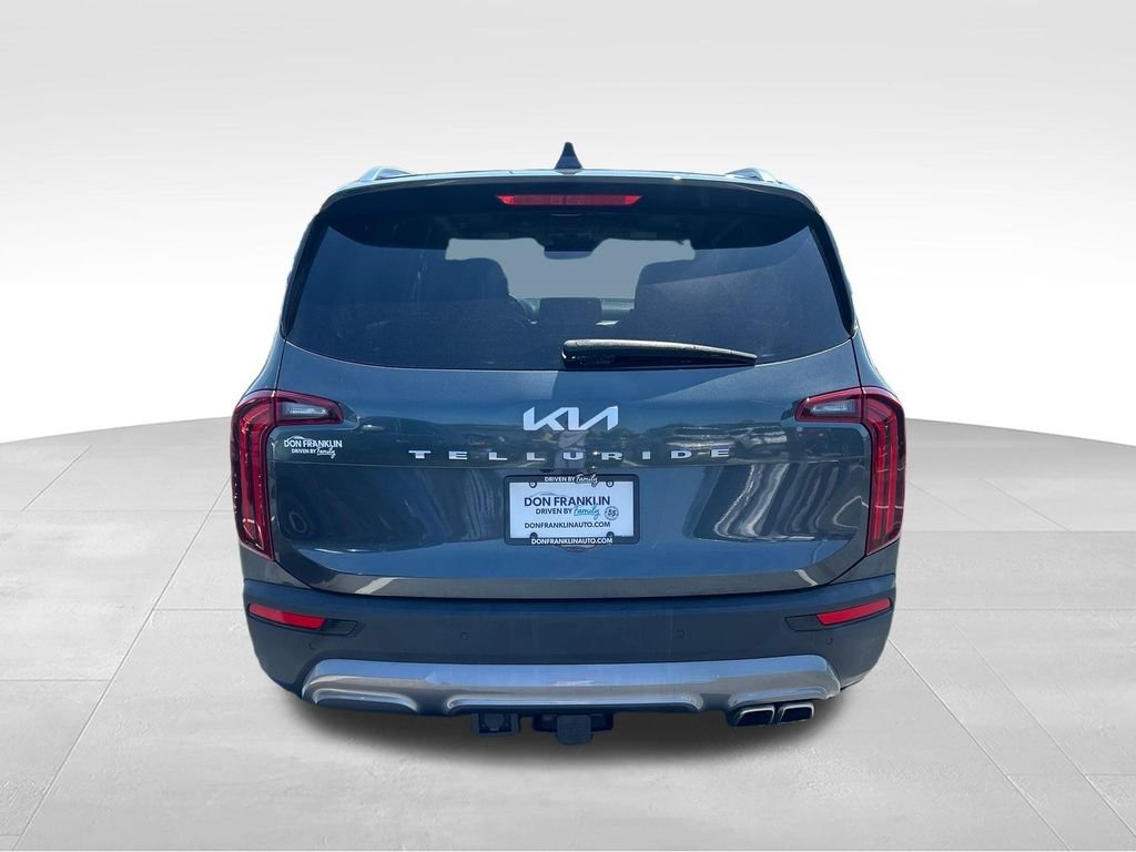 Used 2022 Gray Kia SX image 4