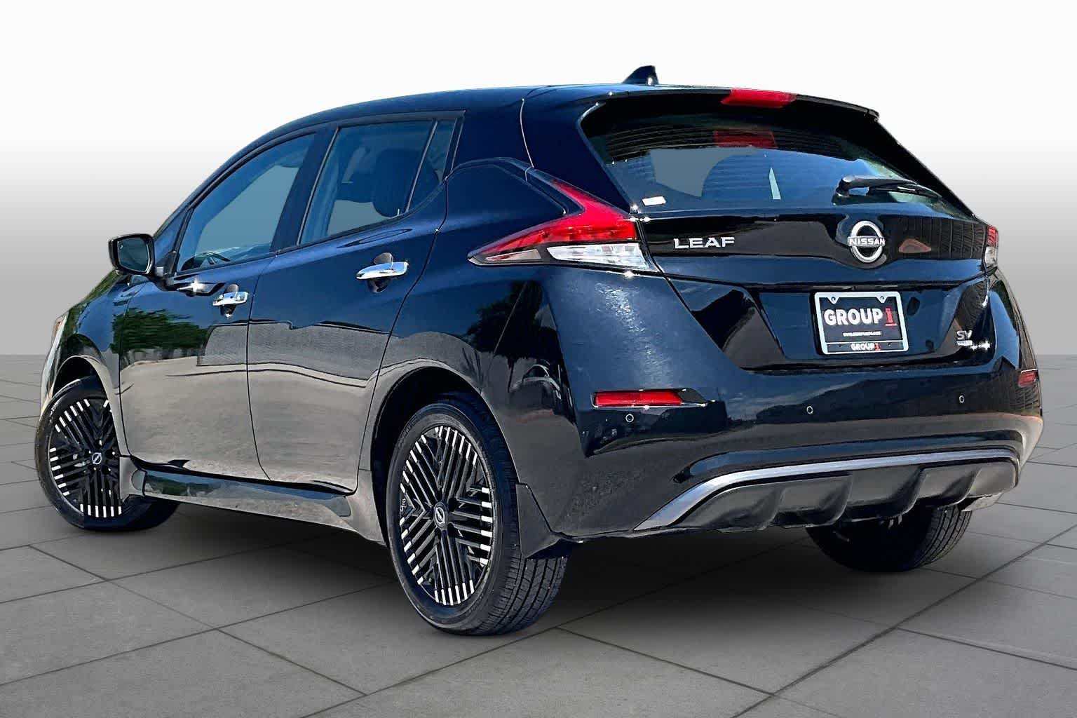 Used 2025 Super Black Nissan SV PLUS image 11