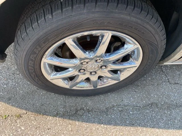 Used 2008 Gold Buick CXL image 30